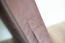 Load image into Gallery viewer, Velcro Base Pillow Pack - Savoiz