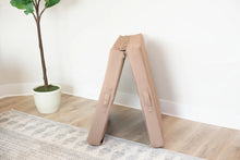 Load image into Gallery viewer, Velcro Base Pillow Pack - Savoiz