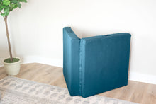 Load image into Gallery viewer, Velcro Base Pillow Pack - Savoiz
